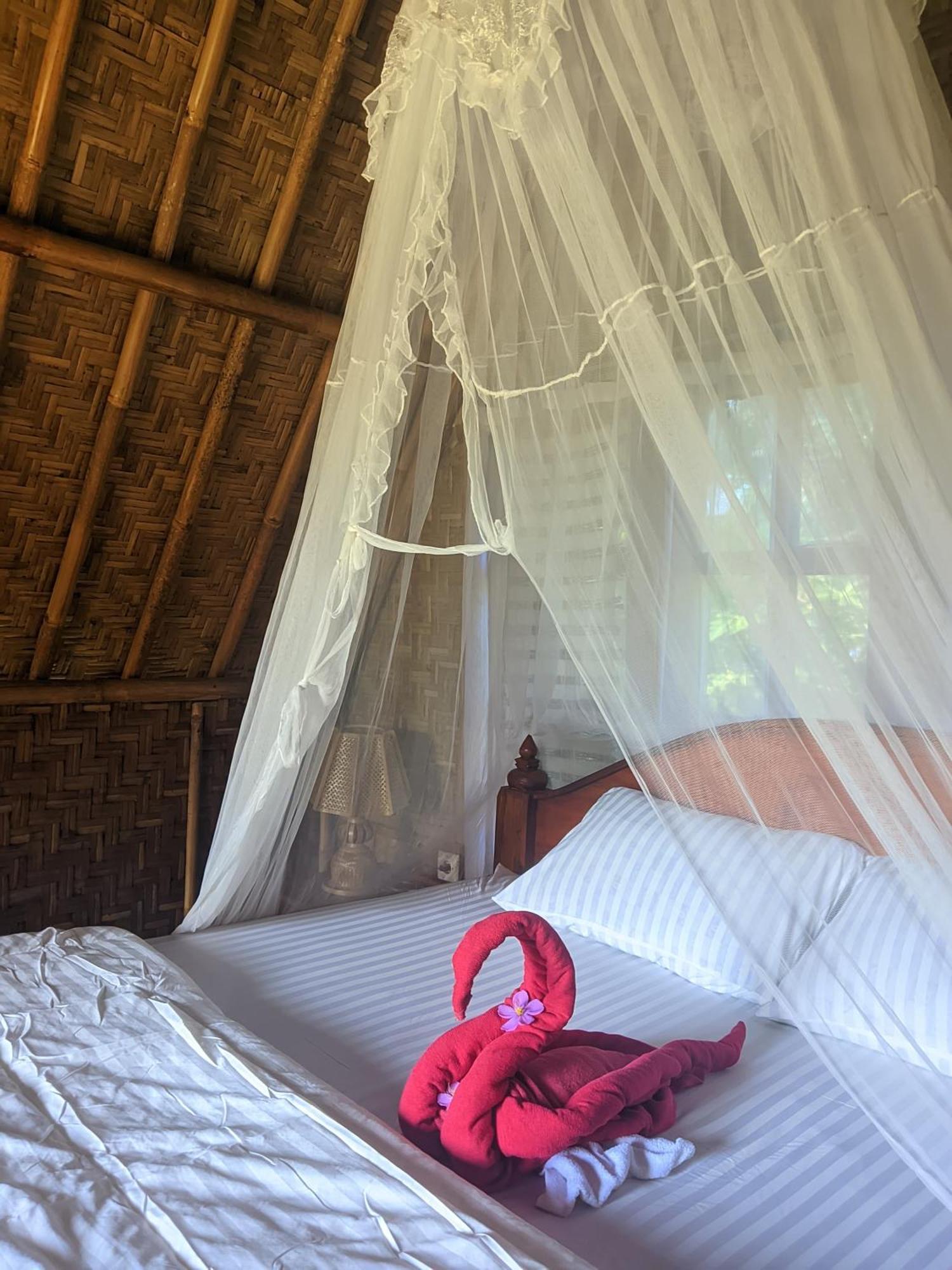 Girang Rinjani Bungalows Tetebatu Bilik gambar